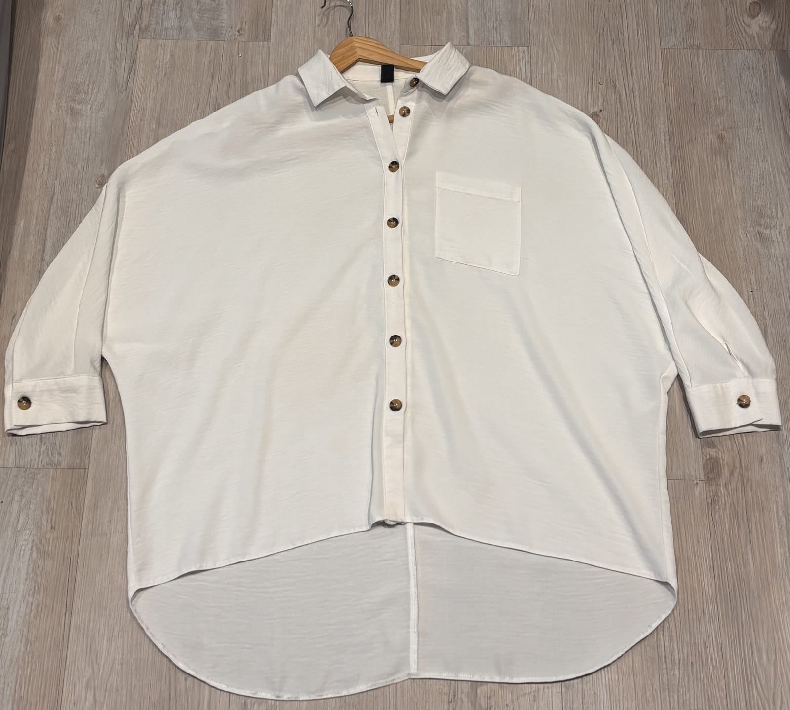 R&B white oversized textured shirt with tortoiseshell buttons, UK 10, White, size UK 10