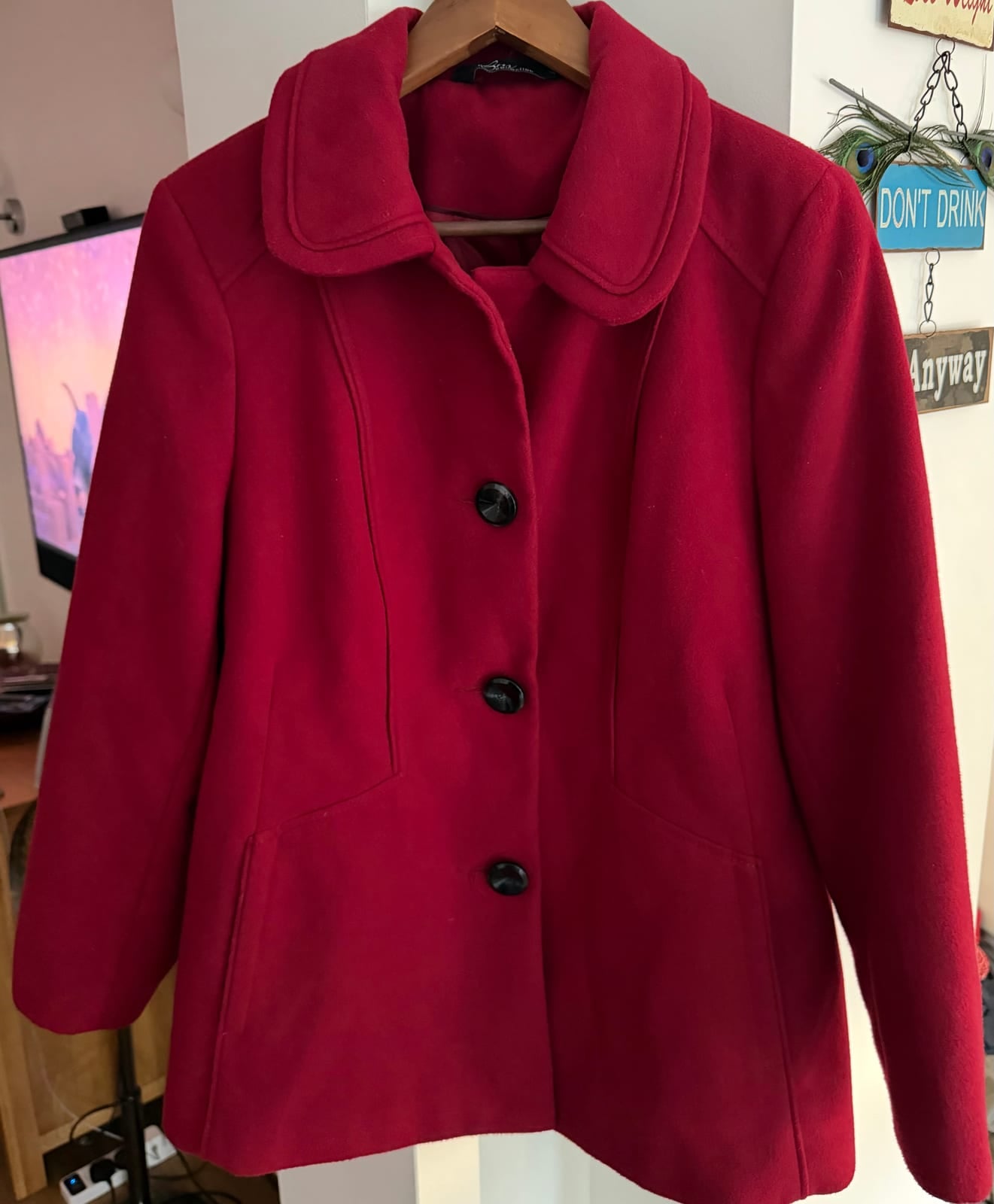 BM Collection red single-breasted coat with rounded collar, size 14, Red, size 14